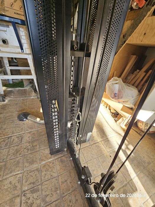 Maquina musculação Multifunções
