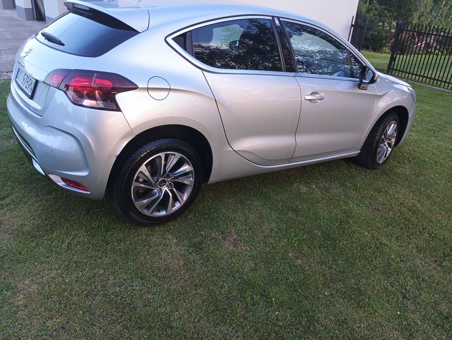 Sprzedam samochód Citroena DS4