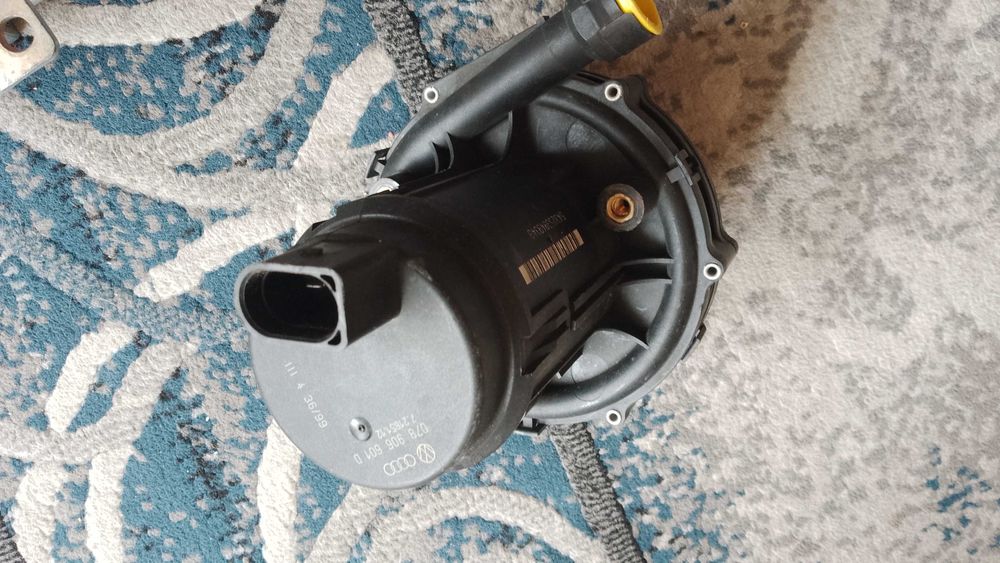 Насос дополнительного воздуха для AUDI A4