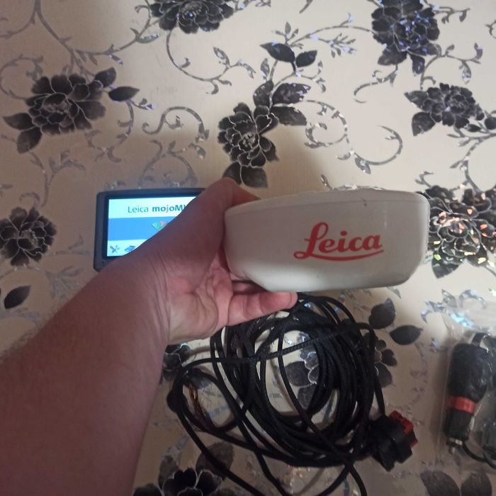 Агро курсовказівник GPS паралельне водіння Leica mojoMINI