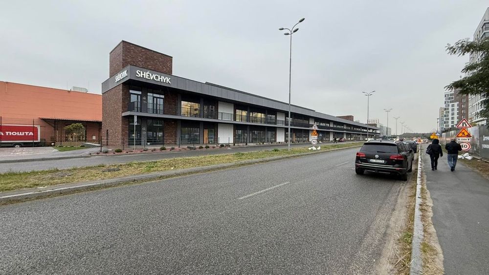 Оренда магазинів від 50м2 до 330м2 біля ТРЦ LAVINA MALL, пр. Палладіна