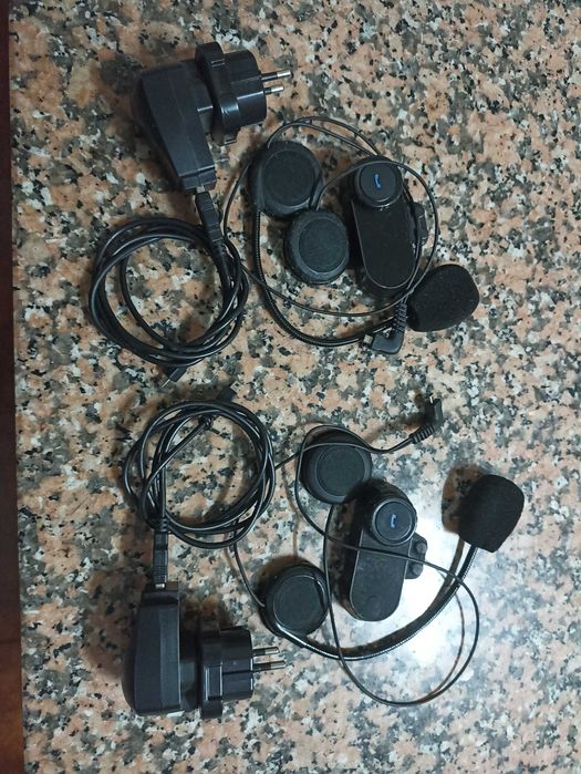 Auriculares de capacete