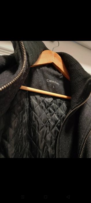 Krótki ciemny klasyczny płaszcz bosmanka z golfem Calvin Klein Wool we