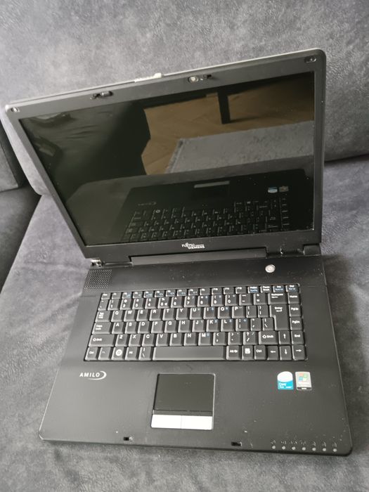 Laptop Fujitsu Siemens Amilo Li 1705 PI 1536 na części