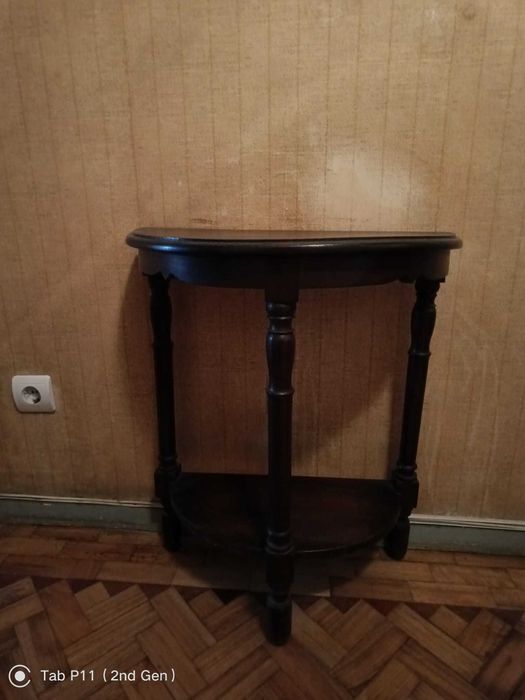 Vintage Small Table in Good Condition64739003203075120