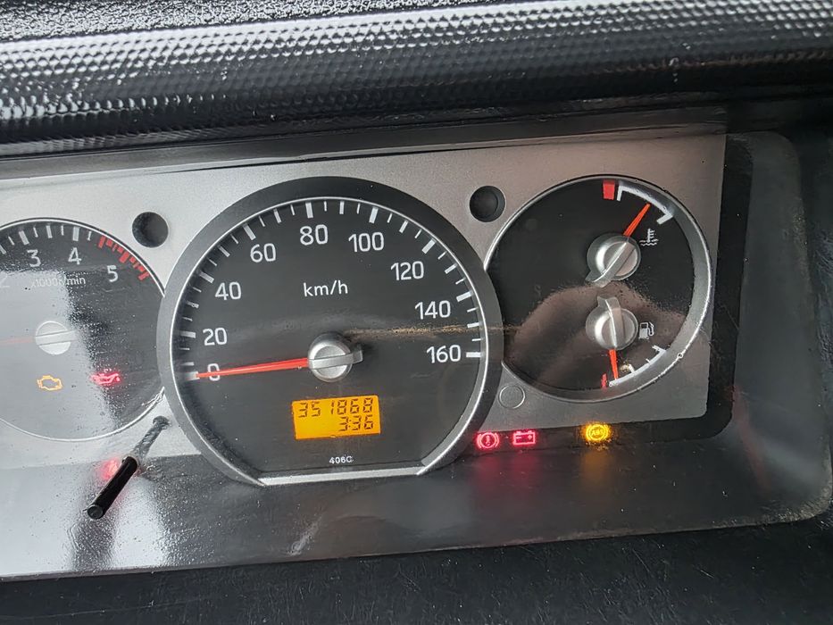 Renault maxity nissan cabstar 2.5 dci