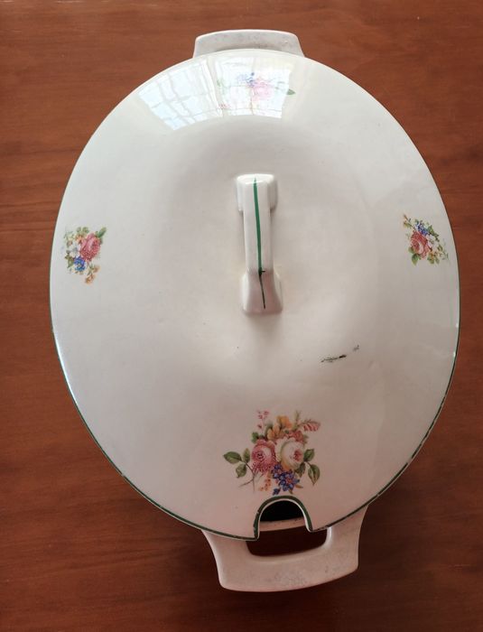 Terrina oval antiga
