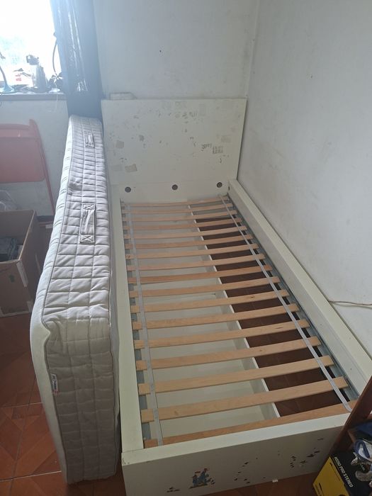 Vendo cama com duas gaventas