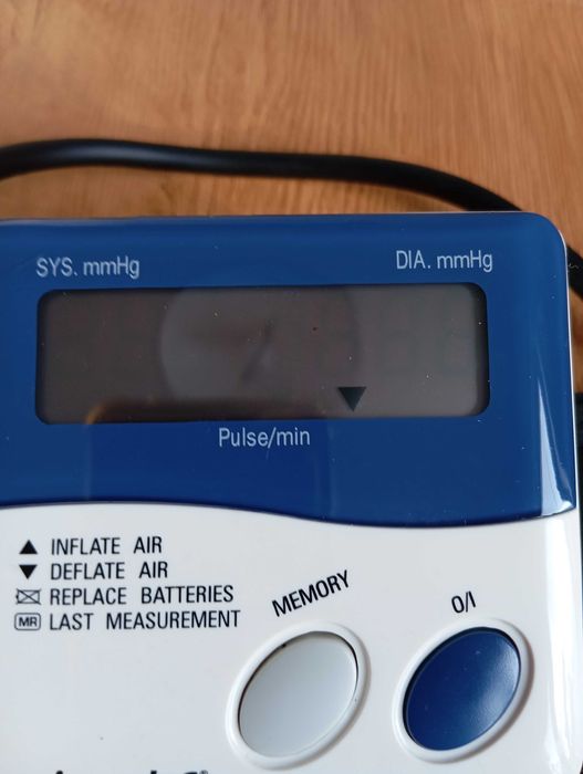 Измеритель артериального давления (тонометр) Mikrolife BP 2810