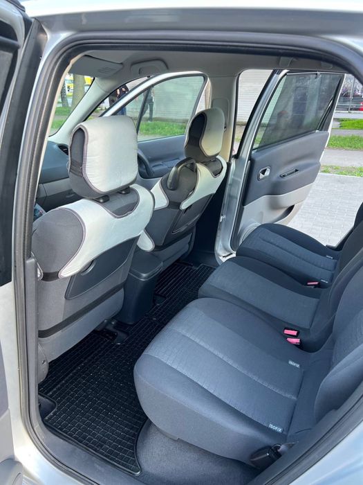 продам надійний сімейний автомобіль
