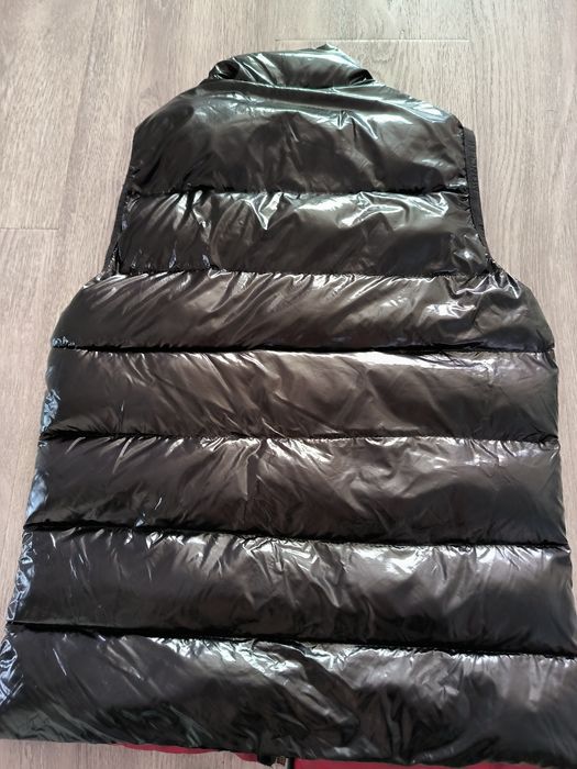 Дитячий жилет Moncler (Монклер) на 4-6 років / Глянцева жилетка