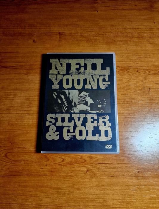 NEIL YOUNG - Silver & Gold | O mais emblemático album da Lenda