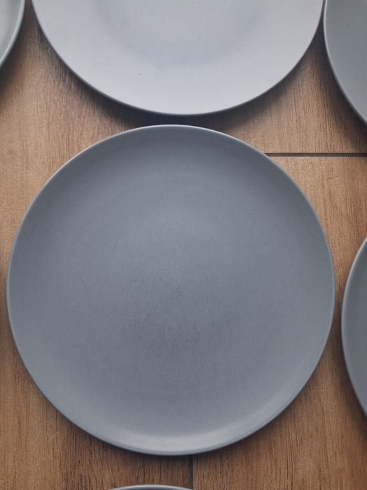 IKEA DINERA – szare matowe talerze – komplet”