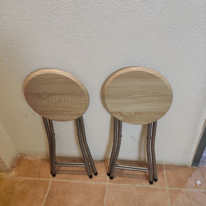 Conjunto de 2 bancos dobráveis - excelente estado!