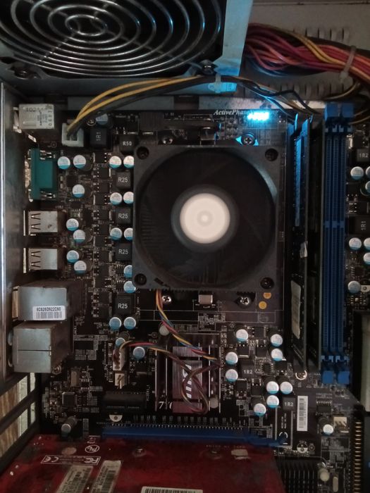 Системний блок до комп'ютера