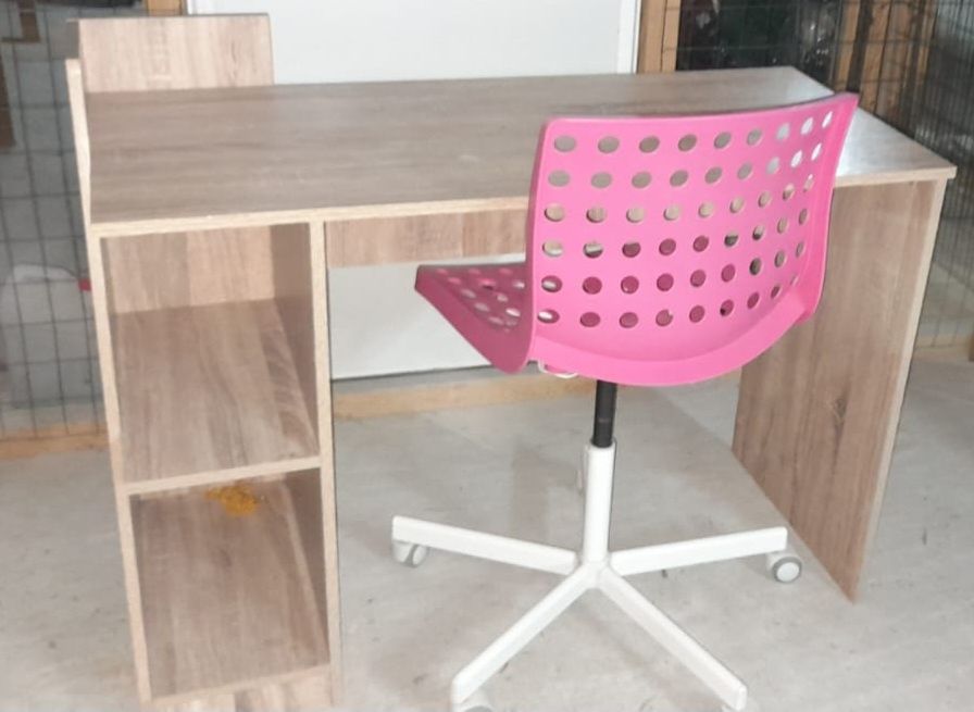 Cadeira de secretária rosa