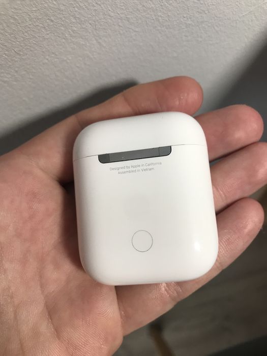 Etui ładujące AirPods 2 Stan bdb
