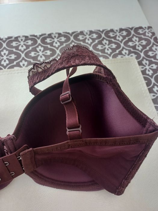 Biustonosz Triumph bordo