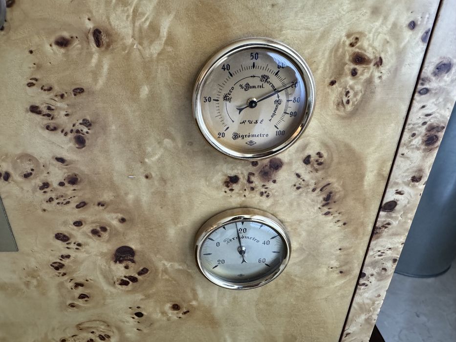 Caixa/Humedor de charutos com higrometro e termometro