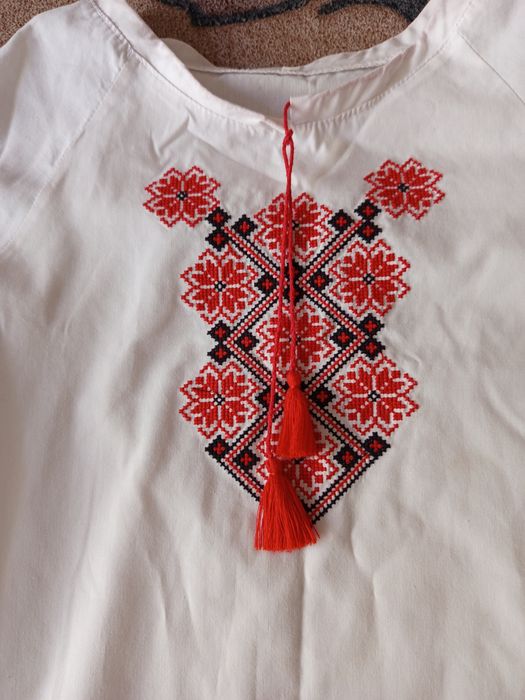 Вишиванка для дівчинки, розмір 140