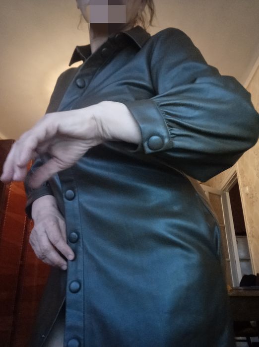 Платье из экокожи.