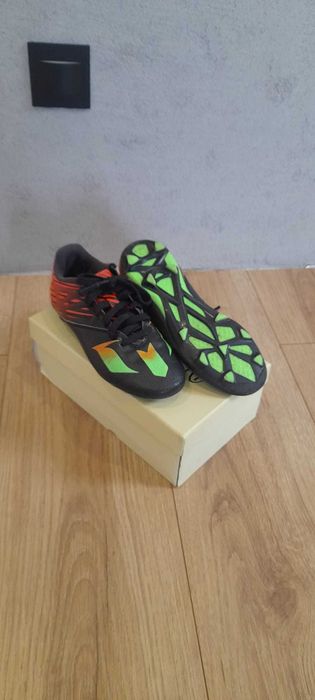 Korki chłopięce ADIDAS rozmiar 32