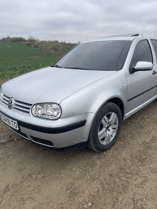 Гольф 4 1,4 16v 2003 року