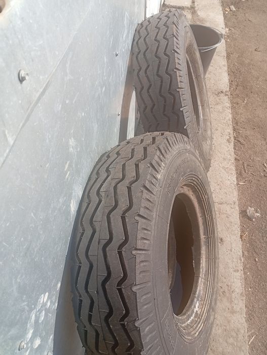 Шины 8-25-15 в наличии два колеса