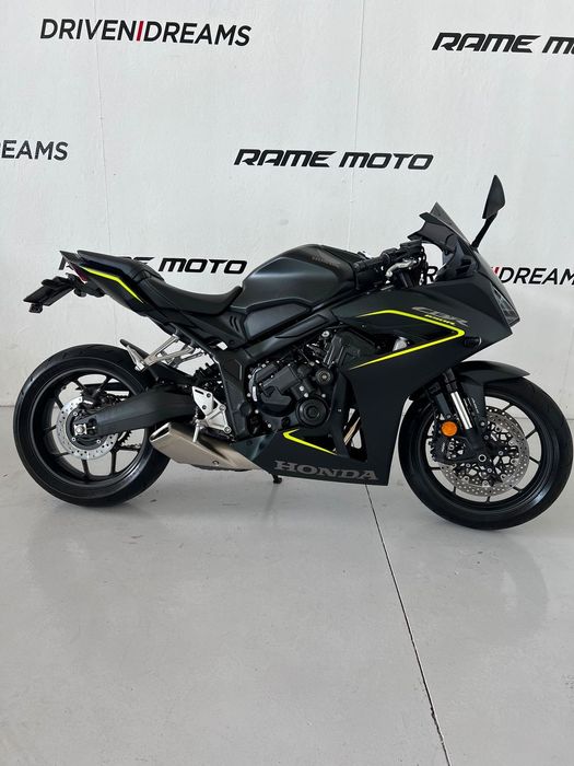Honda CBR  650R E-CLUTCH