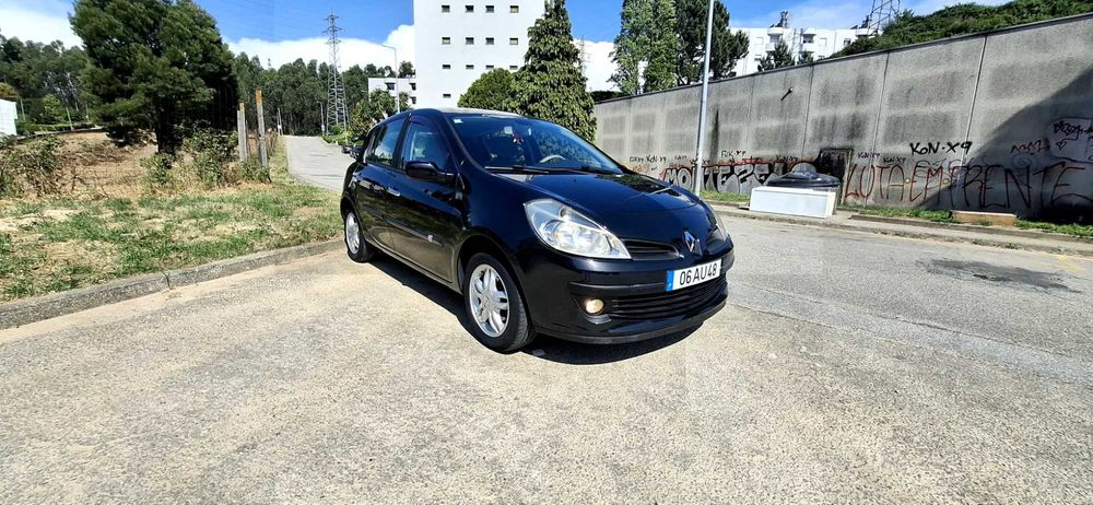Renault clio lll Previlege 1.2 RARO