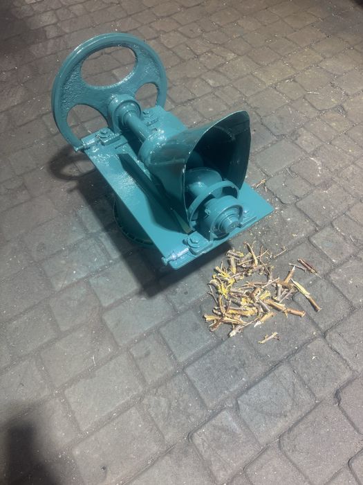 Шнековий подрібнювач гілок до мотоблока.