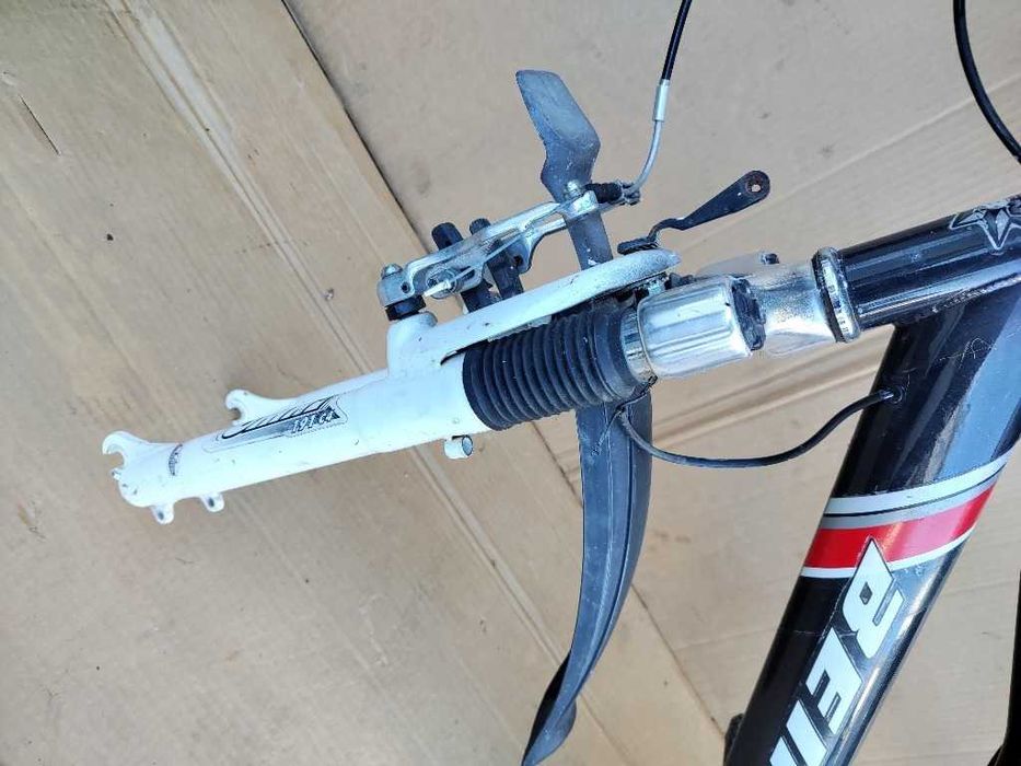 BEN TUCKER - rama używana czarna stalowa