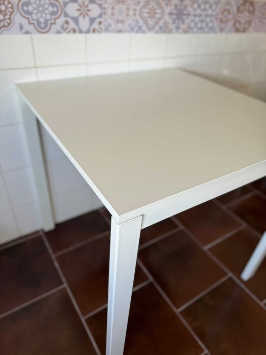Mesa de Cozinha / Refeição Branca Quadrada (Estilo IKEA Melltorp)