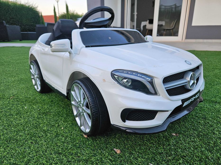 Carro Elétrico Infantil Mercedes-Benz GLA 45 AMG + Comando Parental 2.4G