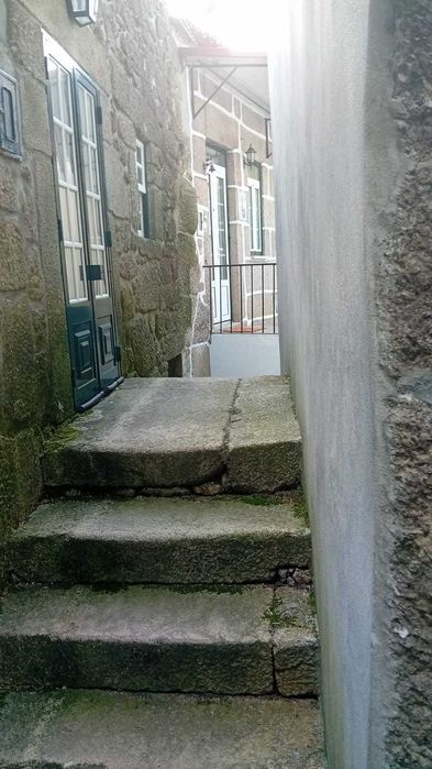 * Reservada * Moradia T2 em Casfreires