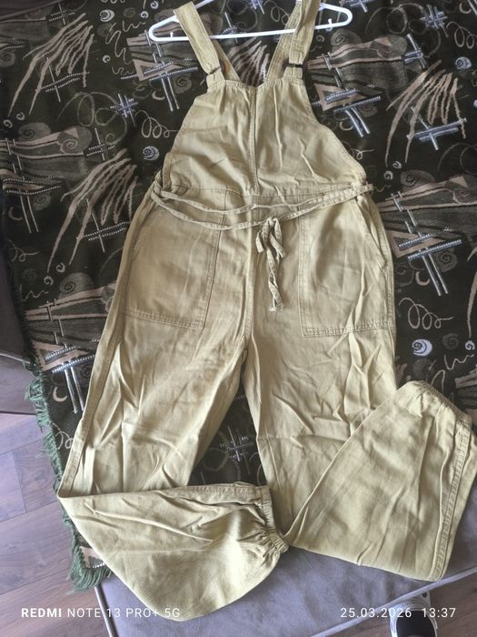 Комбінезон Bershka S гірчичний та білий
