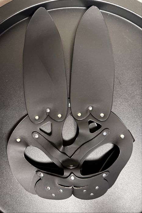 Маска-кролик. Кожзам. Нове.