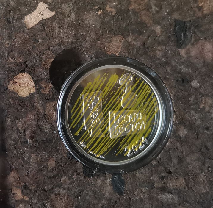 Conjunto 2 moedas Prata-Proof "O conhecimento" + "UEFA 2024"