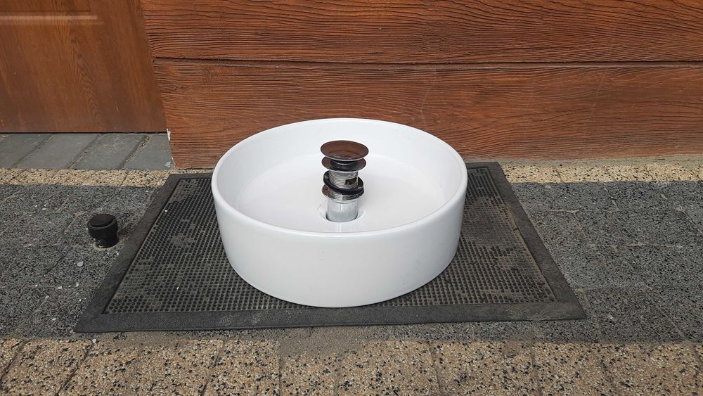 Umywalka nadblatowa biała