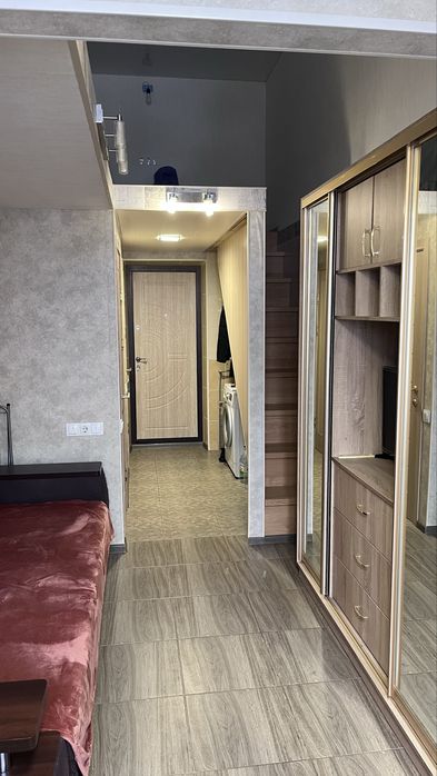 Продам дворівневу квартиру-гостинку