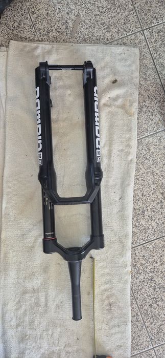 RockShox Domain 2021 - com 170mm (Bainhas 38mm) – Como Nova