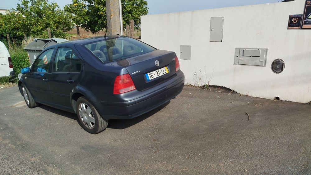 Carro impecável de origem bem estimado.