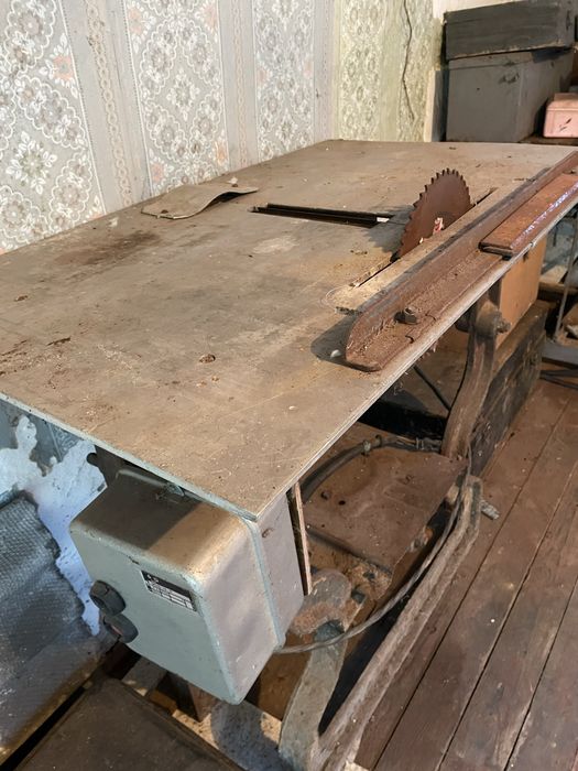 Деревообрабатывающий станок( циркулярка и строгальный)