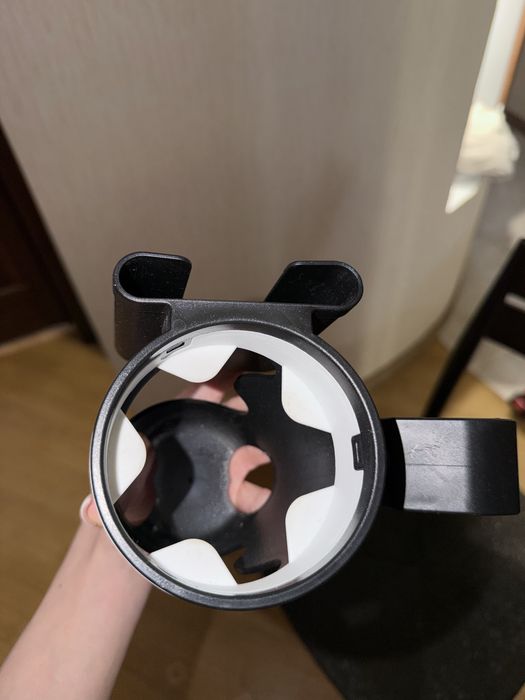 Підстаканик та тримач для телефону