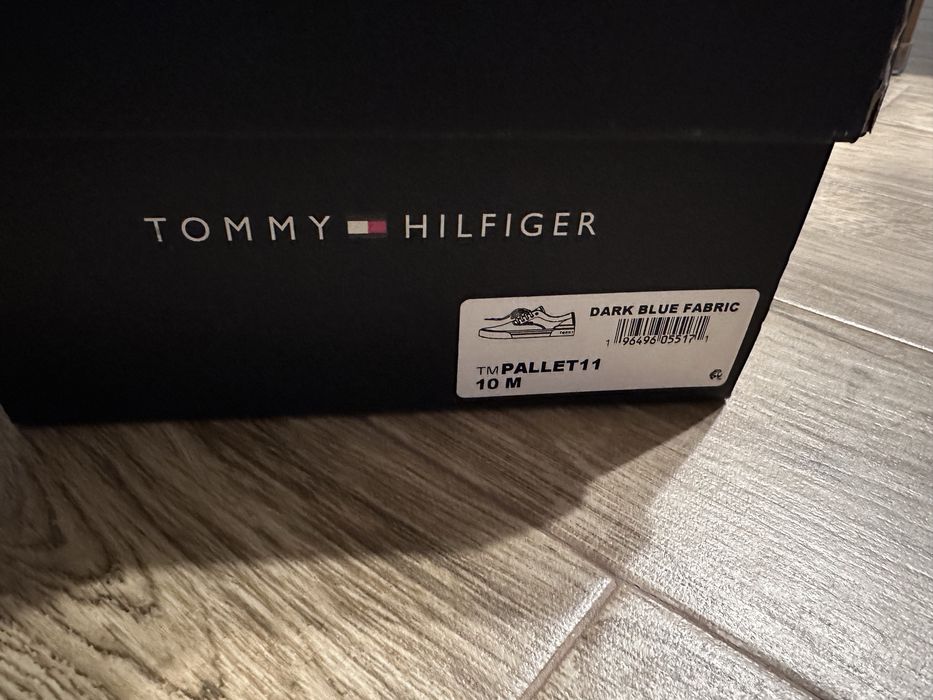 Продам кеди Tommy Hilfiger