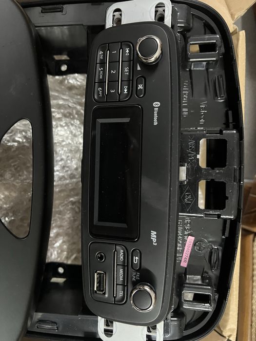 Radio Renault clio 4 com moldura consola central