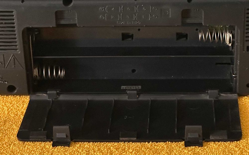 Radio-magnetofon stereofoniczny SONY CFS-201 w 100% sprawny