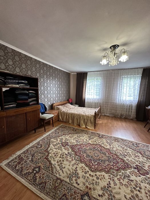 Продається житловий будинок у Тисменичанах — 90 м² + 9 соток землі