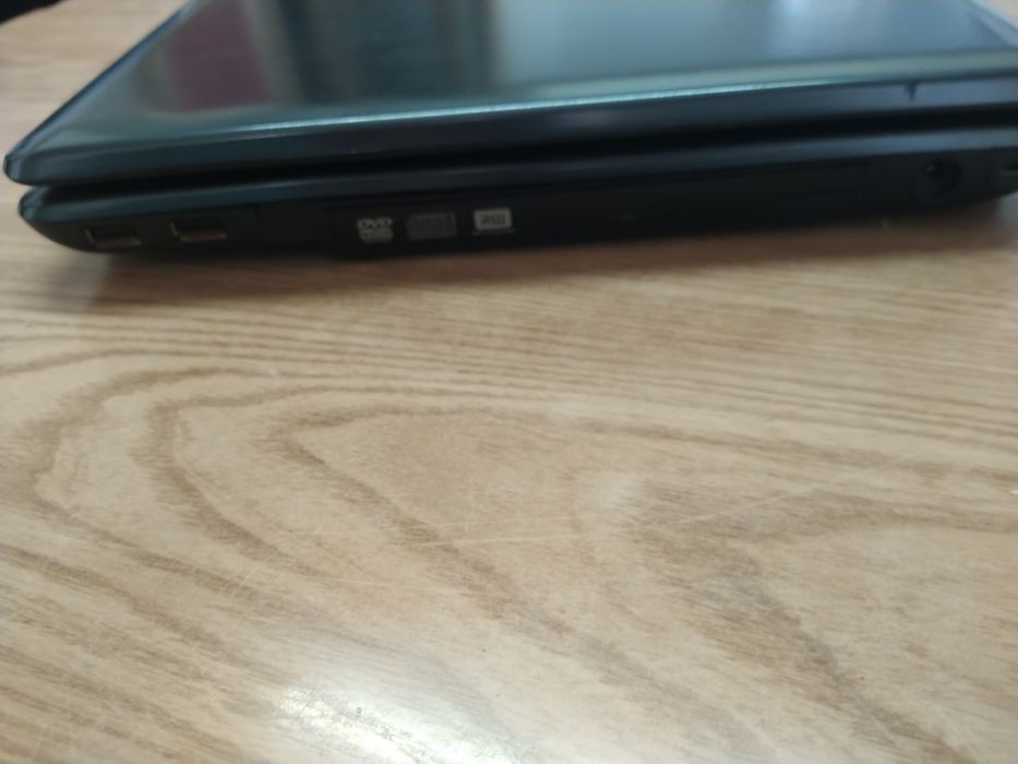 Toshiba Satélite A300 PF Leia a descrição