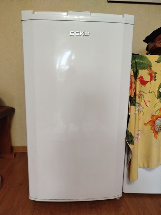Морозильна камера BEKO FSA 13000, 107 л, справна

Продам морозильну ка